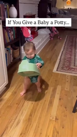 I’ve heard potty training a toddler is literally purgatory. Your choice: 👉To go for it and avoid potty training like I have (with all my 6 kids!), comment “SHOW ME” and I’ll shoot you the link to my book that has helped hundreds of thousands of families!👇 (this works for EVERY baby) If you’re skeptical, get my free easy start guide by commenting “EASYSTART” below.👇 Either way, I got you!♥️ Find tiny potties for your LO at @tinyundies #eliminationcommunication #godiaperfree #pottytraining #pot