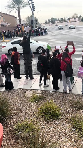 Mr._hand_shake (@mr._hand_shake)’s videos with original sound - Mr._hand_shake