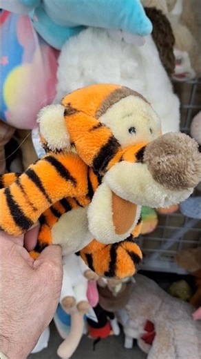 Disney's Tigger plush plushy collectible toy item #goldhunter137