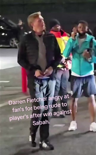 Man utd fans rude to certain players who chosen not sign after champions league game against Sabah. Darren Fletcher speaks up for Manchester United player's. #Fletcher #darrenfletcher #manchesterunited #manutdfans #championsleague