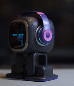 EMO Pet Robot Sings: A New Emo Experience