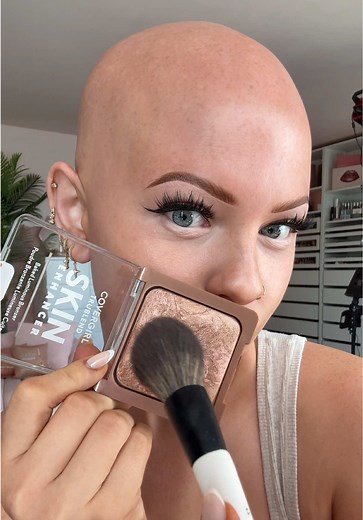 Embracing Baldness: Makeup & Wig Realities with Alopecia