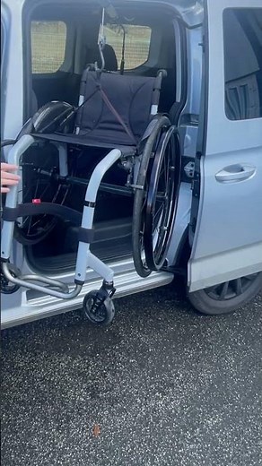 Charger votre fauteuil roulant à l'arrière du véhicule en toute simplicité #huethandiequipements