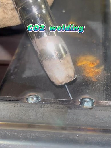 Welding with CO2 gass #welding #subscribe #metalworking #arcwelding #migwelder #weld #migwelding