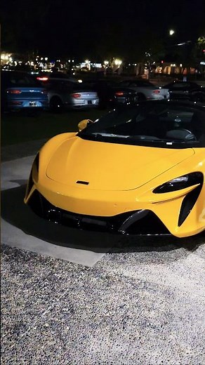 McLaren Artura in Yellow | Walkaround