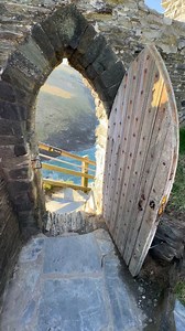 Tintagel Castle is a dramatic medieval ruin on the north coast of Cornwall. perched on rugged cliffs overlooking the Atlantic Ocean 🌊 Tintagel is famously linked to Arthurian legend. According to medieval writers, it was said to be King Arthur’s birthplace, making it one of the most myth-rich sites in Britain. | Europe attractions