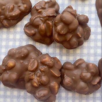 Chocolate peanut clusters recipe