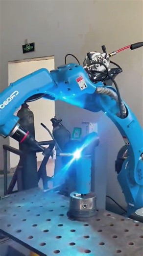 Next-Gen Welding Machine #FutureMachines #HighPrecision #FactoryAutomation