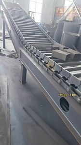 80 cm wide, 8 meters long fish scale conveyor. Fine materials will not fall out. The thickened material of the fish scales are not afraid of being crushed. #Fish scale feeder# Fish scale conveyor# Fish scale conveyor manufacturer #Fish scale conveyor #ConveyorBelt #ConveyorRoller #ConveyorDrum #ConveyorIdler #ConveyorFrame #ConveyorSystem #BulkMaterialHandling #MaterialHandling #MiningEquipment #BeltConveyor #ConveyorComponents #ConveyorManufacturer #ConveyorSupplier #ConveyorSolutions #Industri