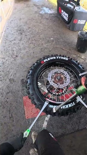 Fitting Mario Romans race tyres!