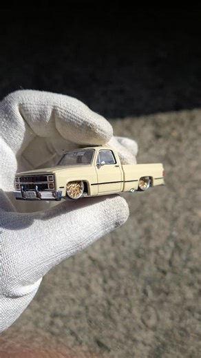 Junya Gou on Instagram: "#CHEVY #CHEVROLET #c10 #シボレー #シルバラード #カスタムペイント #64Canvas. #hotwheels #M2 #M2MACHINES #MATCHBOX #GREENLIGHT #トミカ #ミニカー #164 #164custom #アメ車"