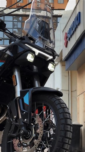 🔥 MBP / MORBIDELLI T502X — Beyond The Everyday 🔥 💰 Sales Price: RM 28,888Morbidelli T502X menggabungkan rekaan Itali dengan jiwa adventure sebenar. 494cc dua silinder, 47 hp, 45 Nm — lancar, bertenaga dan bersedia ke mana saja. Ciri Utama: ⚙️ 47 hp / 45 Nm • Slip-assist clutch • 6-kelajuan 🧭 Paparan TFT 7” Navigasi GPS (Morbidelli Connect) 🛡️ Skid plate • Crash bar • Handguard • Standard tengah 💡 Lampu LED penuh DRL Projektor berkembar 🛞 Pirelli Scorpion STR • Rim jejari tubeless (19”/17”