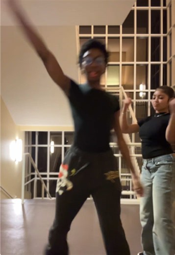 I wanna twerk on the floor 😍 #tea #femboy #stub #basketballgame #bored