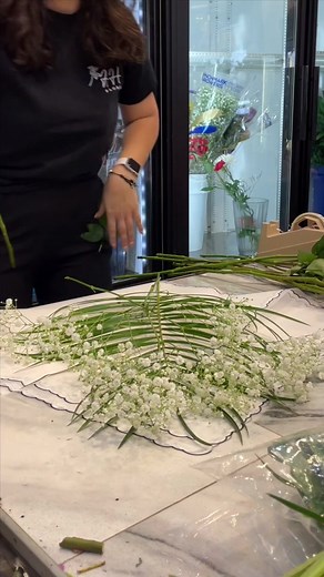 How to Arrange a Beautiful Flower Bouquet