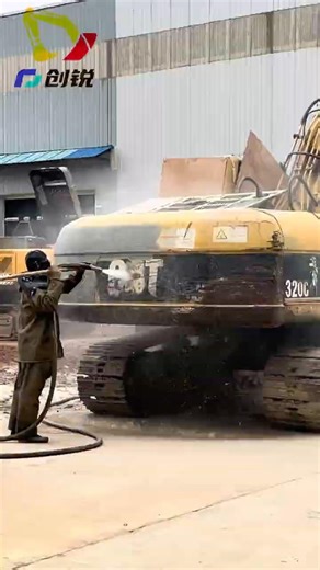 Can you guess what this mechanic is doing?🤔