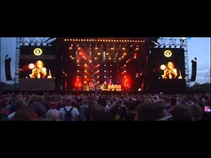 Slash ft Myles Kennedy and The Conspirators - Paradise City - Live @ Pinkpop 2015