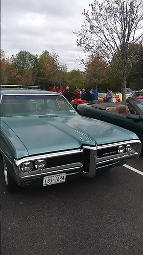 68 Pontiac Catalina station wagon