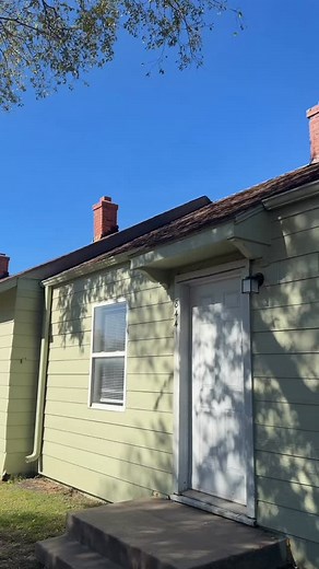 Freshly remodeled + move-in ready!  This 1BR/1BA four-plex near Lincoln & Edgemoor features new flooring, appliances, fresh paint, and no pet rent!   $550/mo | $275 move-in Schedule a tour  wichitaleasing.com or call (316) 375-0060 | Point Guard Management | Facebook