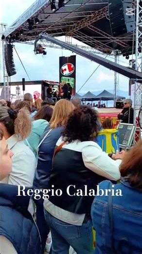 Una giornata bella e meravigliosa in un angolo della città di Reggio Calabria in Italia.🇮🇹🥰