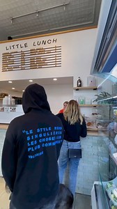 Groovy acoustic Dubstep in LA coffee spot. 🎷 🎥 Wenzl - Traffic Cone Sax Man | Beatport