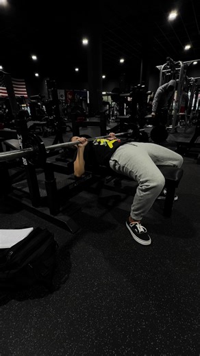 In a year from now, I want to compete in a powerlifting competition. Today was my start day, and here’s what I did: Bench (doing a top single than 4x3 back offs), close grip bench for 3x5, Shoulder Press 3x8, chest flyes 3x10, and seated dips 3x10 #alanis_lifts #powerlifting #motivation #ironofficegym