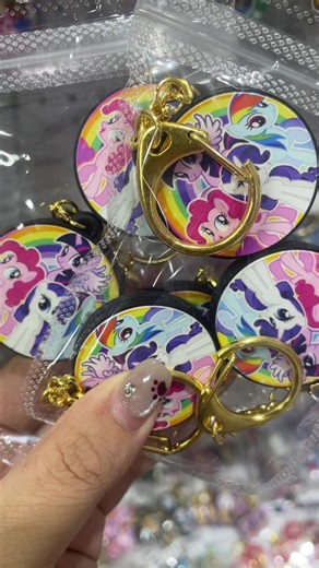 Creative DIY Keychain Ideas with Beads and Pens