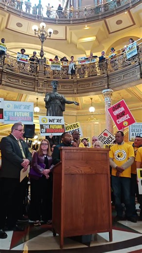 UNITY LOOKS LIKE THIS Drivers standing together for dignity, fairness & respect. #UNETE #Springfield #DRIVER #parati #chicago @LUCHA LABORAL @ildalatinos @Admin IDG
