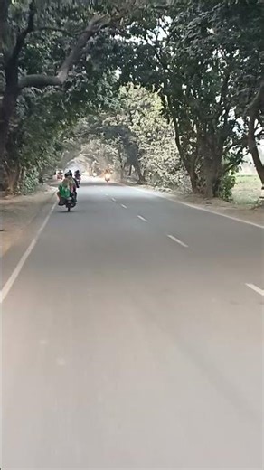 बाइक रोड का हर मोड़ एक कहानी 🛣️📖