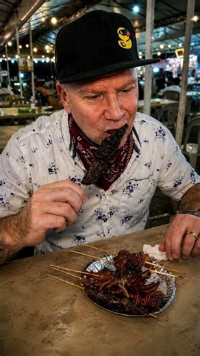 First bite of Betamax (chicken blood) in the Philippines 🩸🍢