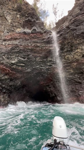 Where the ocean carves stories into stone 🌊#earthfocus #discoverearth #hawaiilife #fyp #exploremore