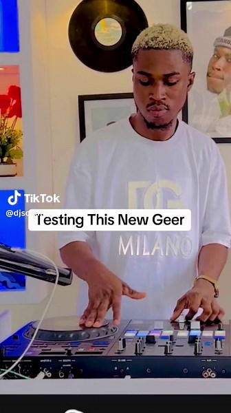 Testing New DJ Gear: DDJ Rev 5 Scratching & DJ Mix