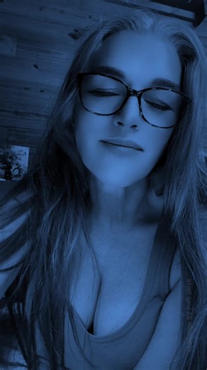 Loretta Lynn talking about Patsy Cline #Panties #Friends #WLW #LorettaLynn #PatsyCline