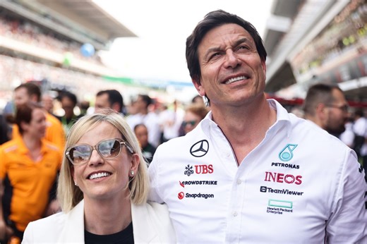 "My mom uses this app, pls stop": Fans react to Susie Wolff sharing Mercedes boss Toto Wolff's topless photo