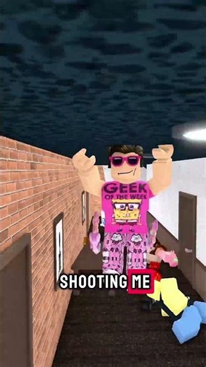 TROLLING the SERVER WITH FAKE GUN On MURDER MYSTERY 2 😱 #roblox #robloxshorts #mm2