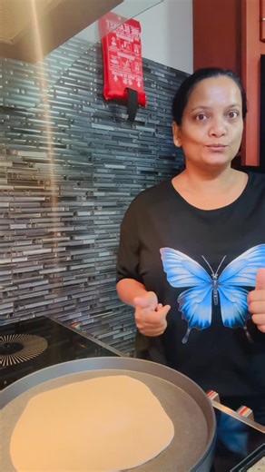 Cooking With Ash 🇬🇾🇺🇸🇩🇴🇯🇲🇦🇼🇬🇩🇦🇬🇹🇭🇰🇷🇲🇽🇱🇨🇨🇦🇧🇲🇧🇧🇨🇼🇵🇷 on Instagram: "Guyanese breakfast #guyanesetiktok🇬🇾 #fyp #viralreels #viralvideo #guyanese #dhalandroti #westindianfood"