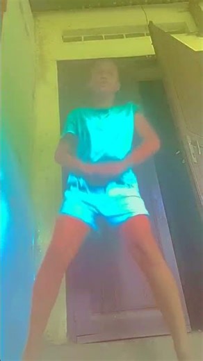 j'attends que quelqu'un vienne m'apprendre la danse #edit #music