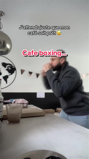 J’attendais juste que mon café soit prêt. 🥊☕️ #cafe #coffee #boxing #boxeanglaise #shadowboxing