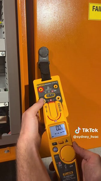 Using the Fluke Proving Unit to verify the FieldSense technology on the Fluke T6-1000 Pro is functioning correctly before checking the running amps on this mechanical board. @FLUKE Australia #hvac #fluke #testing #electrical #multimeter