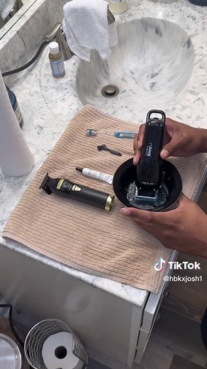Properly Clean Your Barber Clippers Tutorial