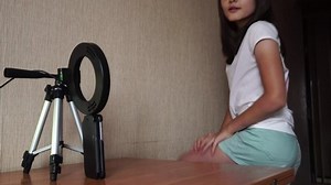 Girl Dancing Trend Dance Filming On Stock Footage Video (100% Royalty-free) 1058403943 | Shutterstock