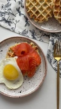 Discover the Secret to Irresistibly Cheesy Waffles - Perfect for Any Meal! 🧀✨