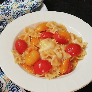 Pasta con datterini gialli e rossi - Anna foodiamo
