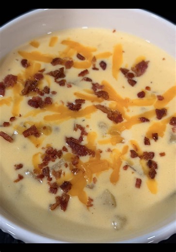 This is My FAVORITE Potato Soup… and one bite will tell you why! 🥔 #foodtok #easyrecipe #soup