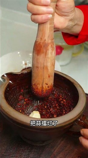 香椿煎蛋、凉拌香椿大家都吃过，擂钵香椿有人吃过吗？#香椿 #又到了吃野菜的季节了 #香椿的神仙吃法