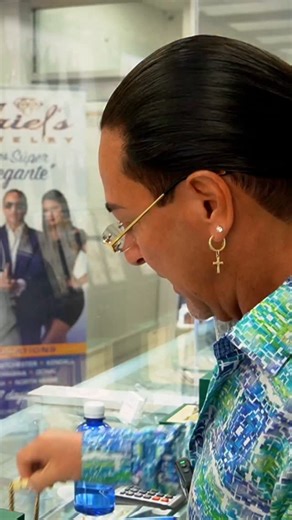 Ariel Joyeria on Instagram: "Algunas veces tenemos que dejar ir porque el juego esta muy apretado☝️💪🏼 . . . #arielsjewelry #18k #explorepage #miamilifestyle"