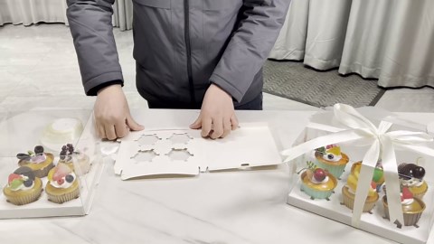 JCD 5.5inches height 4 Sets x 12 Counts Cupcake Containers Clear Plastic Cupcakes Box 12 Holders Dozen Cupcake Boxes, Disposable Cupcake Carrier Holder with Detachable Lid, BPA Free(12count/4pcs)