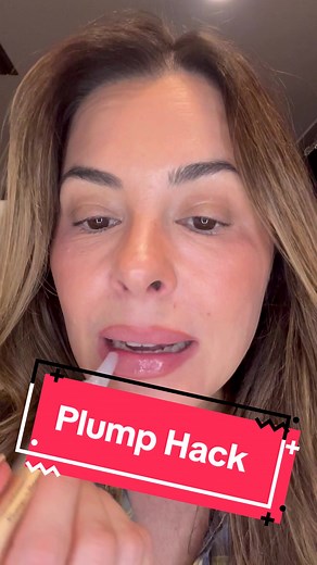 Want fuller lips without the needles? DermInfusions™ Plump Repair Lip Treatment is a new alternative that plumps, enhances natural color & defines lips while repairing the moisture barrier. ##drdennisgrosspartner Available @Dr. Dennis Gross Skincare @sephora #mua #skincareover40