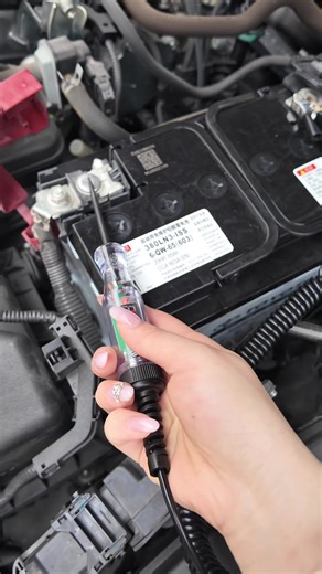 How to know if a wire is live in 3 seconds. (Game changer!) 🔍#DIYUK#VoltageTester#UKHome#ToolTalk#safetyfirst