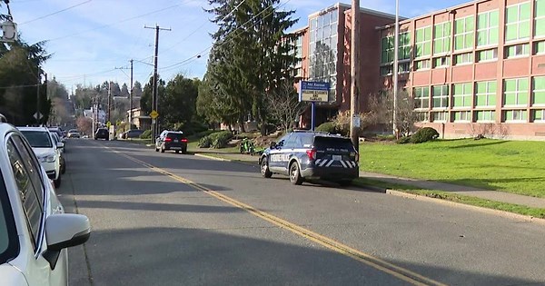 Reported ICE activity prompts lockdown at several Seattle schools