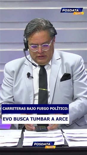 CARRETERAS BAJO FUEGO POLÍTICO: EVO BUSCA TUMBAR A ARCE Los recientes bloqueos de carreteras en distintas regiones del país, promovidos por sectores afines a Evo Morales, representan una estrategia de presión directa para forzar la renuncia del presidente Luis Arce. Bajo un discurso de recuperación del “verdadero MAS”, Morales moviliza bases sociales para desestabilizar al gobierno que alguna vez apoyó, profundizando la fractura interna del oficialismo. Esta acción, que golpea tanto la economía 
